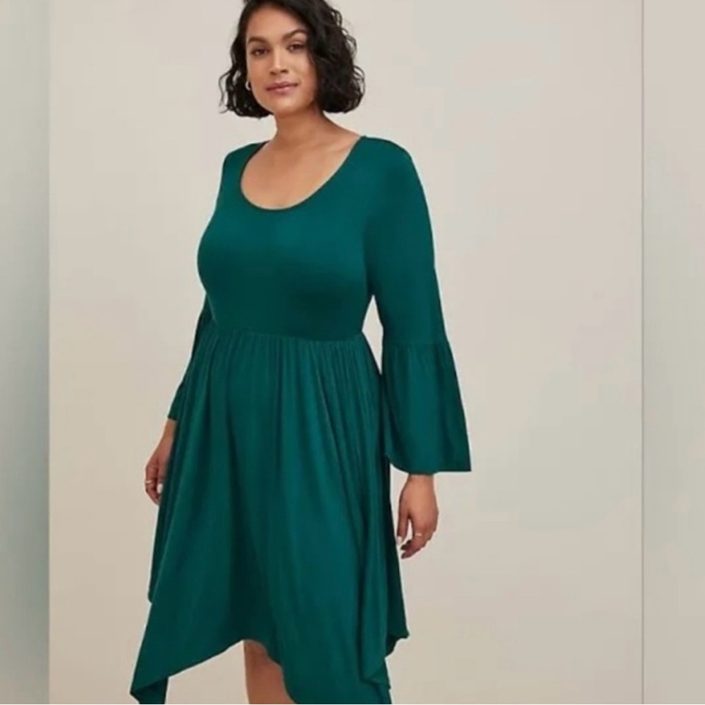 Torrid | Green Hanky Hem Super Soft Dress, size 2